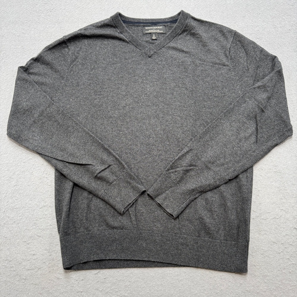 Banana Republic Sweater Men's Small Gray Luxe Yarn Silk V-Neck Classic‎ Pullover